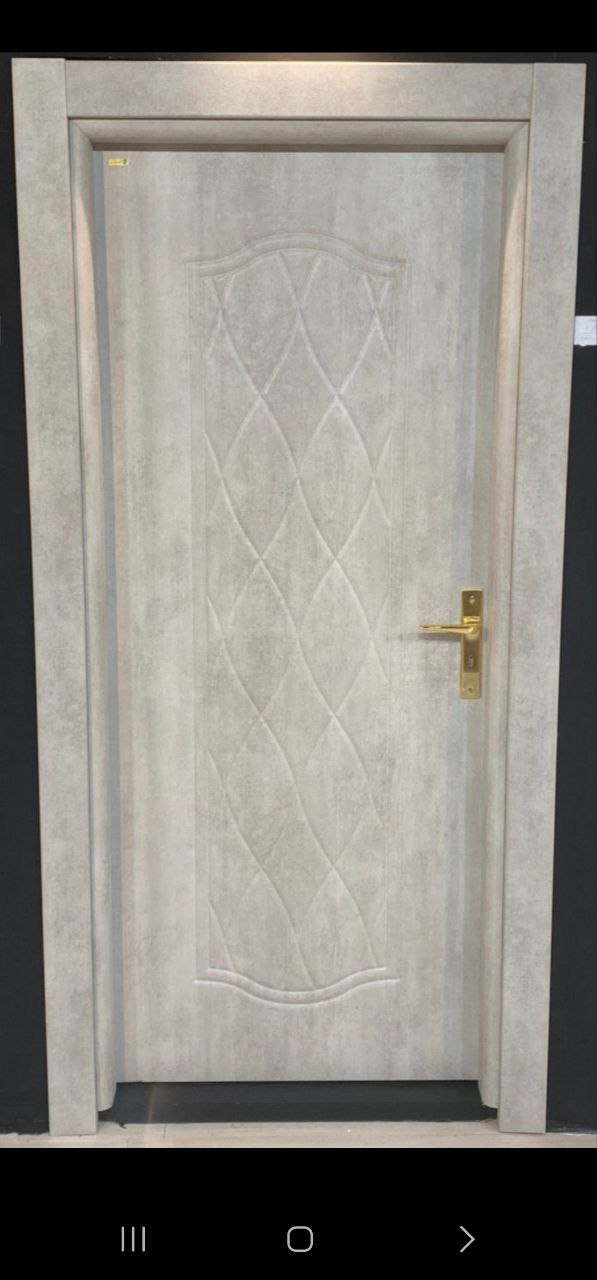 درب داخلی پلی وود سبزین در مدل S-111 با پنل طرح موجی و روکش بافت دار