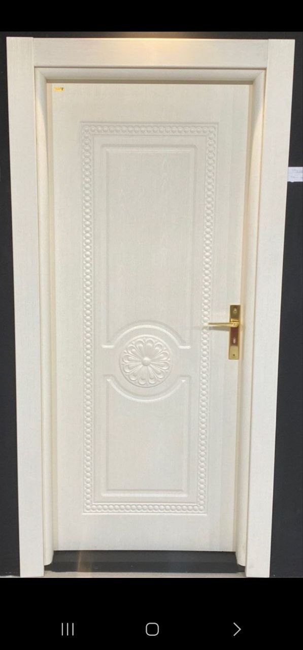 درب داخلی پلی وود سبزین در مدل کلاسیک S-110 سفید با نقش گل